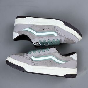 Vans Hylane Mens Low Top sneakers size 8